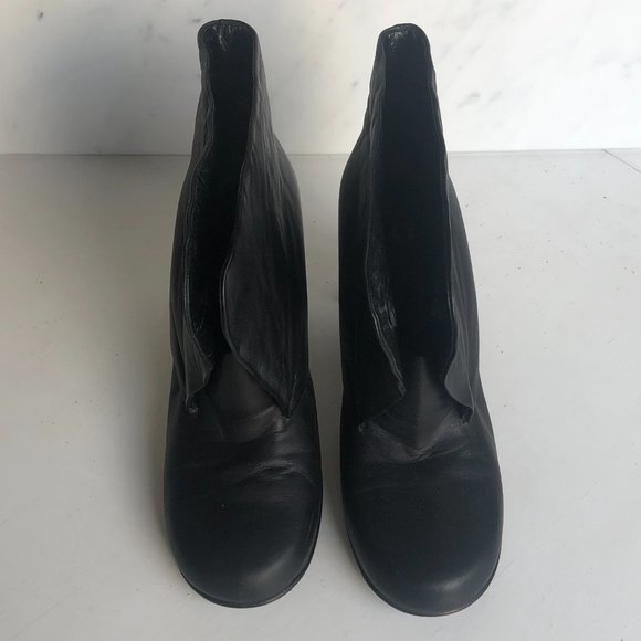 Black Leather Ankle boots - Picture 10 of 16